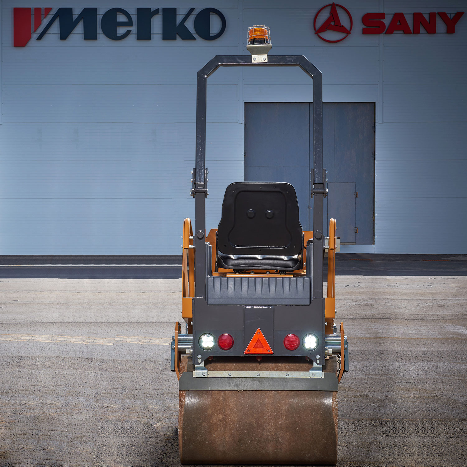 Задний вид MERKO MR1300